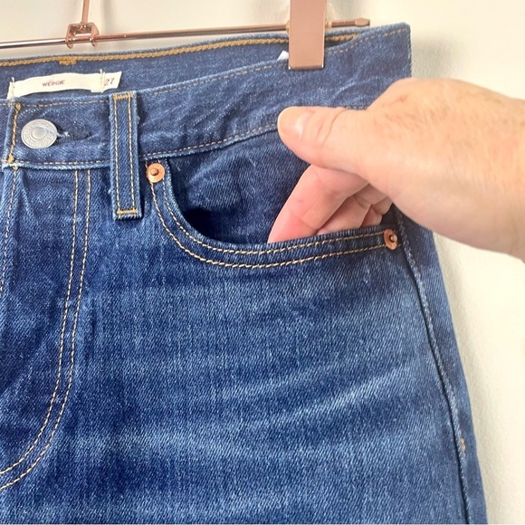 Levi's Wedgie Button Fly High Waist Straight Leg Jean Medium Wash Size 27 - Picture 3 of 15
